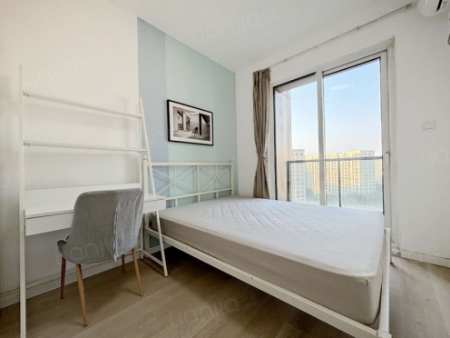 合租·金色黎明一期 4居室 北卧