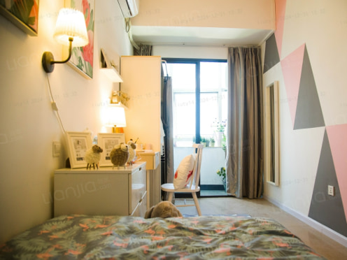 独栋·泊寓 千灯湖店 【认证学生首月立减200】阳台小单间   民用水电   温馨公寓  可长短租  通风采光双在线 开间