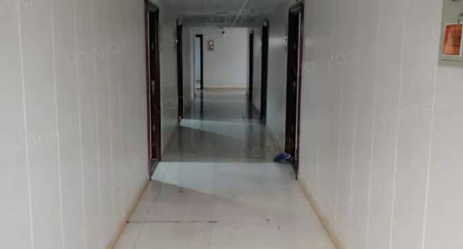 华新公寓八士店