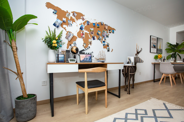 【免费留房到年后】阳光全天有，朝南大阳台，左临大有镜，右临公园