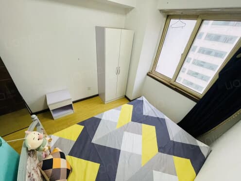 合租·勘泰大厦 5居室 南卧