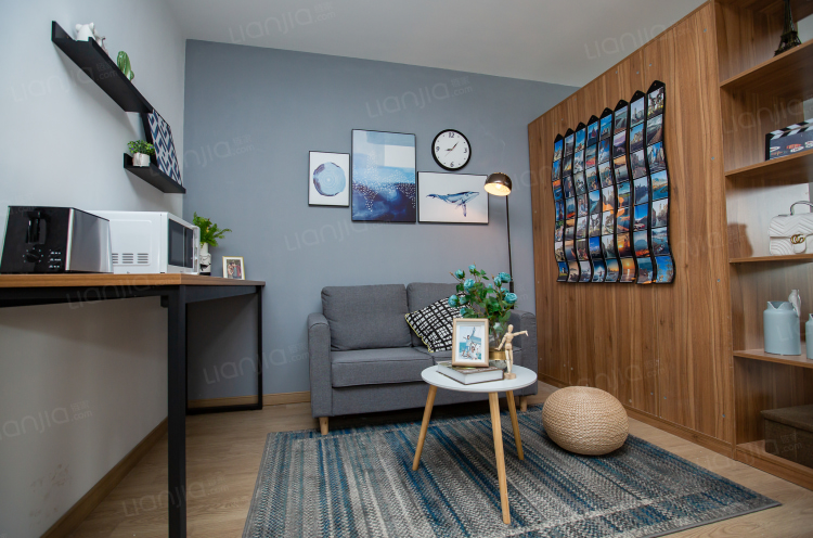 【免费留房到年后】阳光全天有，朝南大阳台，左临大有镜，右临公园