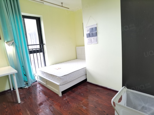 合租·招商雍华府二期 5居室 东卧