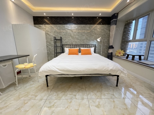 合租·金业缇香山 5居室 南卧