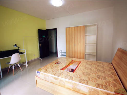 合租·蓝山上城 5居室 南卧