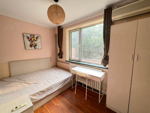 合租·丽海花园一期 4居室 南卧