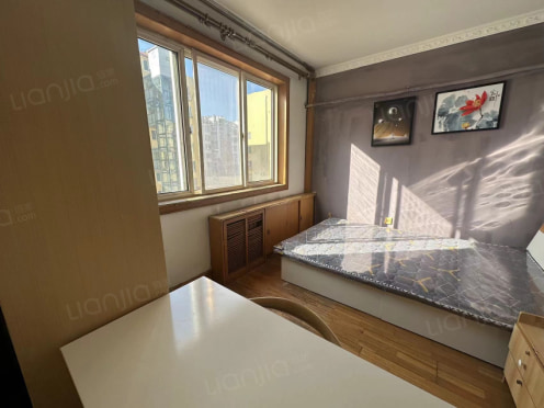 合租·镇江路铁路小区二期 4居室 南卧