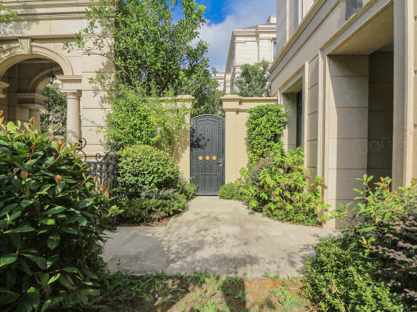 绿城玉兰花园(二期) 5室3厅 35000元