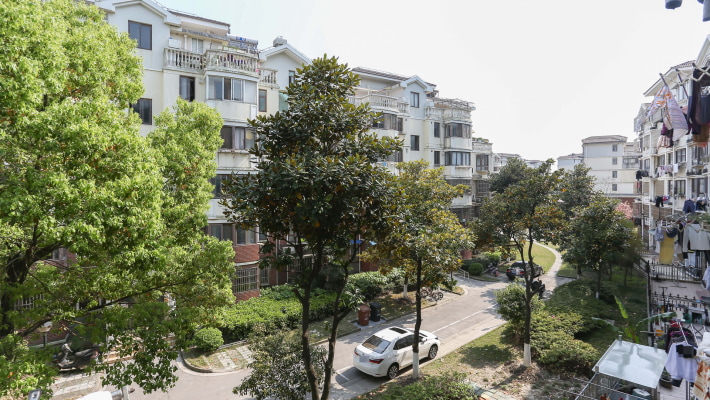 叶城五街坊精装两房 户型好 楼层好 小区中间位置