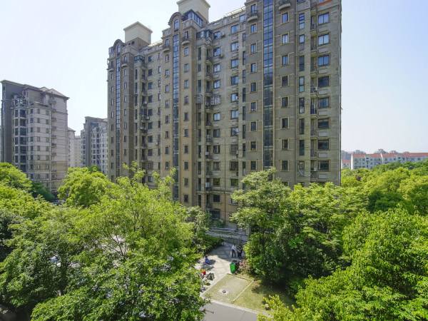 新江湾城雍景苑 3室1厅 8200元