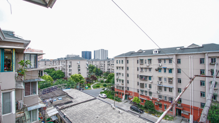 龙潭小区 2室1厅 305万_上海静安阳城龙潭小区二手房(上海链家)