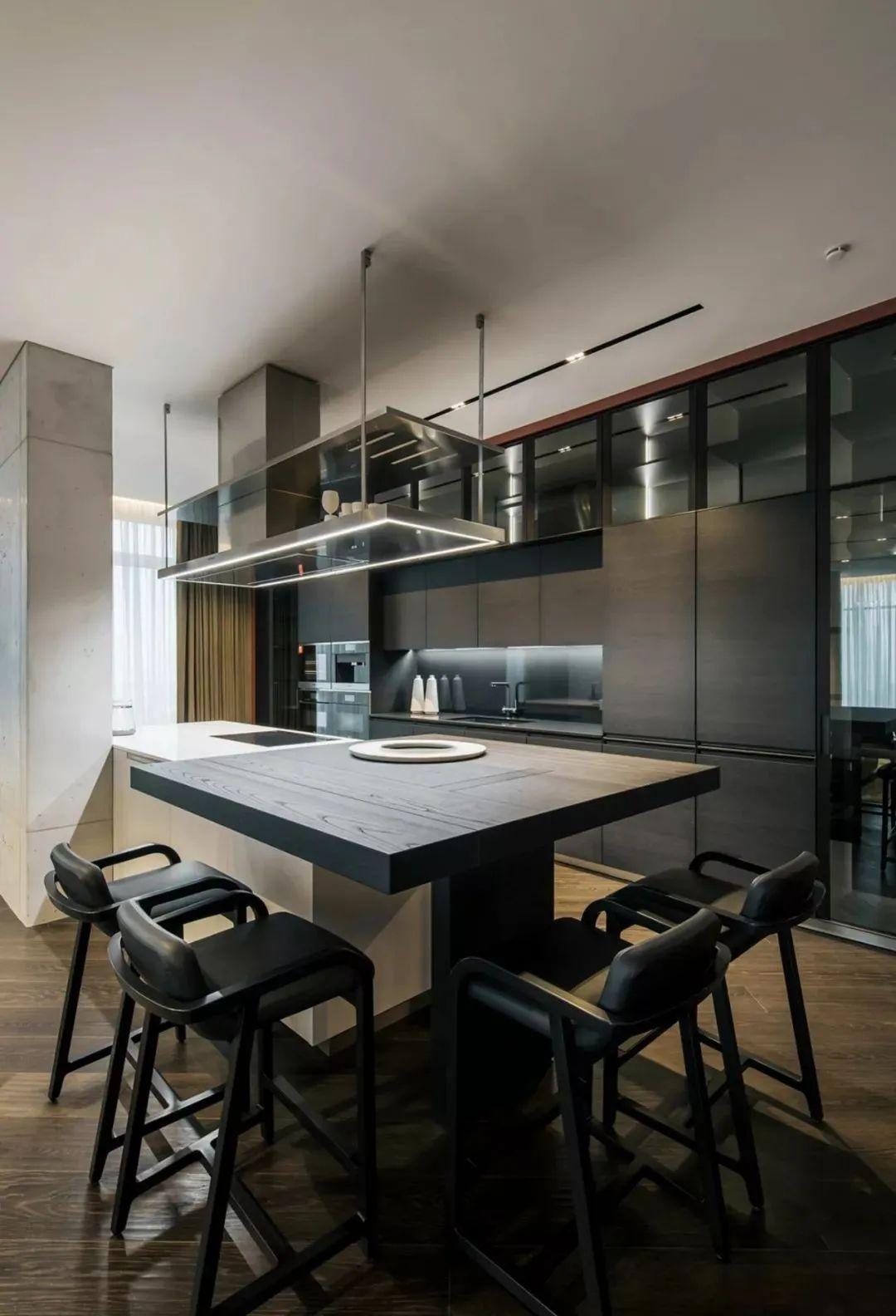 4,厨房 厨房的灯光设计,大家必须要重视一下,别看厨房面积不大,但是