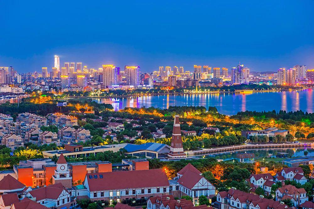 无锡市民从市区进入宜马快速通道,过湖山路后可通过马山互通与苏锡常