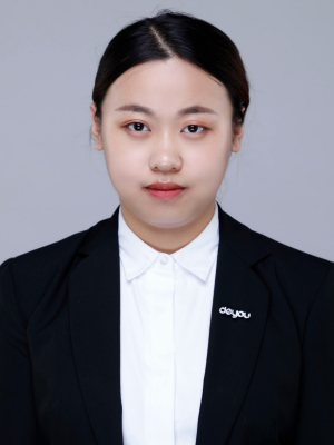 何雅欣 助理经纪人        