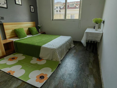 合租·莲花新村六区 5居室 南卧