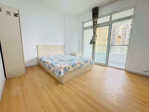 合租·香榭国际 5居室 南卧