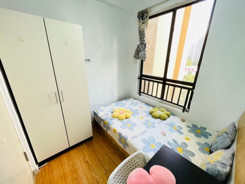 合租·领馆国际城 5居室 南卧