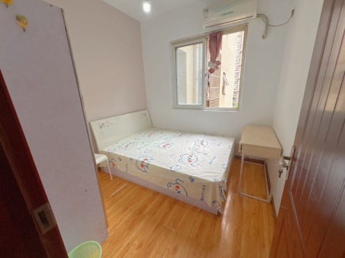 合租·黄金时代(高新区) 4居室 南卧