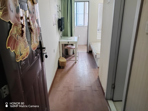 独栋·多宝公寓 涌鑫二店 地铁口一室精装房 1室1厅