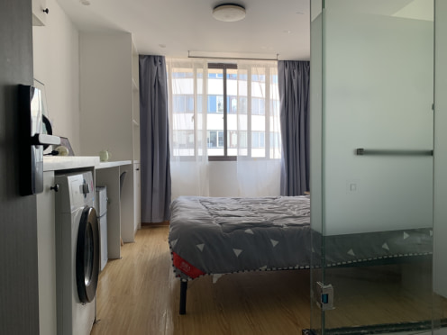 独栋·御景酒店式公寓 地铁火车站店 1月地铁口朝南阳光房 1室1厅