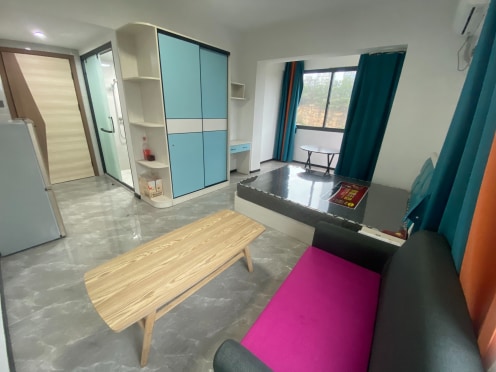 独栋·龙山青创社区 B2栋 朝南采光好·实体墙 月付 随时看房大单间 1室1厅