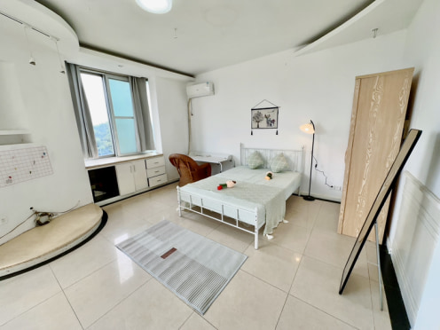 合租·科沁苑 5居室 南卧