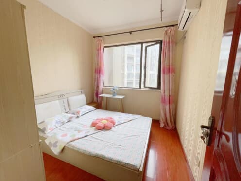 合租·南湖世纪 4居室 南卧