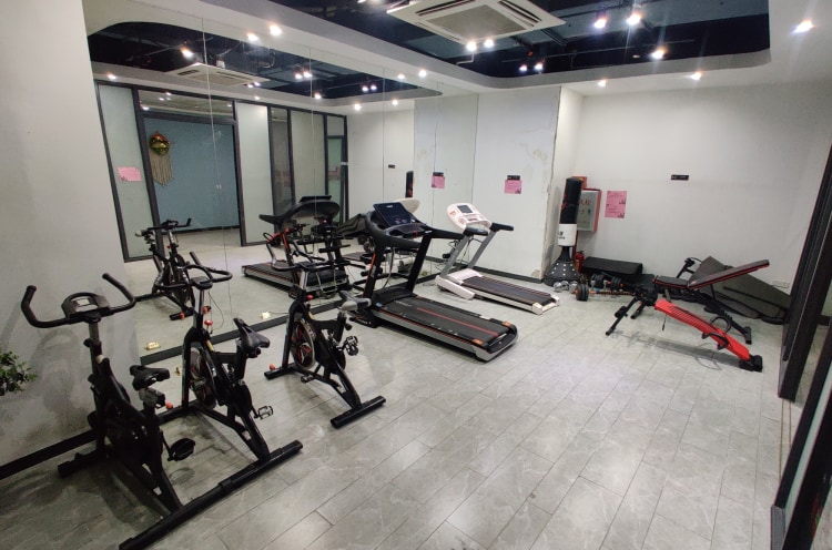 电梯小区一房一厅 沙贝站步行550米 家电齐全