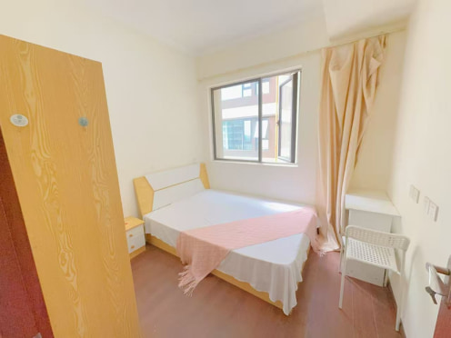 合租·蓝光长岛国际一期 5居室 南卧