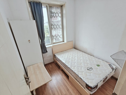 合租·中央花园一期 4居室 南卧