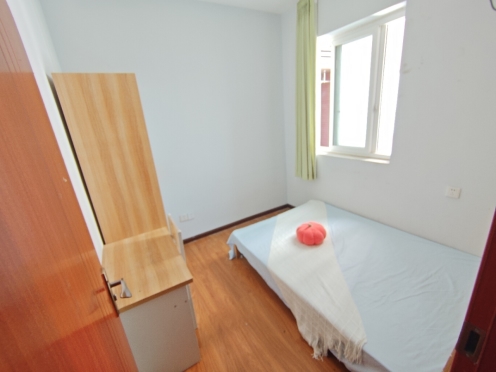 合租·合能珍宝琥珀3期 4居室 东南卧