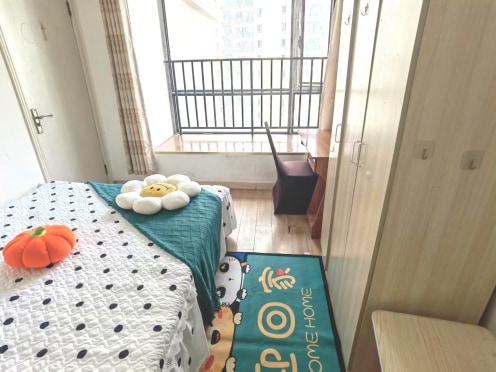 合租·中渝山顶道国宾城 5居室 东南卧