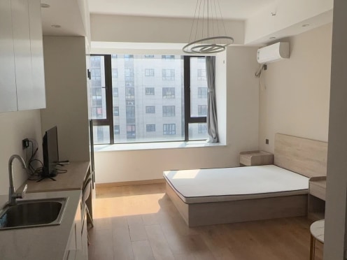 独栋·司岳公寓 宝龙二期店 非隔层房 朝南超大飘窗 一个月起租 包网无中介费太棒了 开间