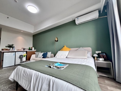 独栋·华润置地·有巢公寓 动物园二店 【1个月也租】 超大落地窗独立一室！无中介房租月付房型方正收纳空间足 免费健身房 楼下就是商超 1室1厅