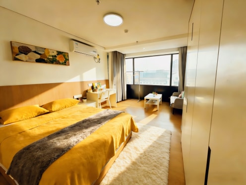 独栋·YOU+国际青年社区-无锡社区 YOU+国际青年社区·解放东路社区 阳光房/近地铁/三阳广场/押一付一/长租特惠/0中介费 1室1厅