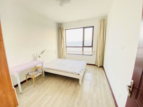 合租·财富花园 3居室 南卧