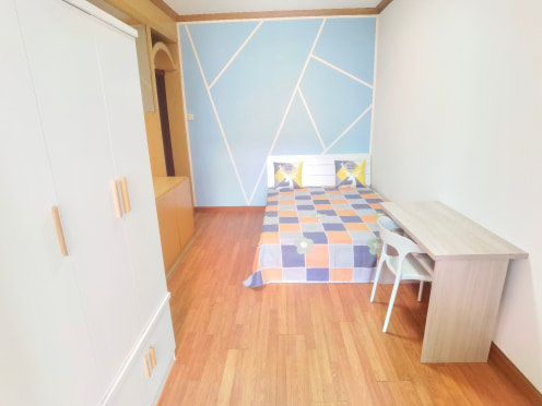 合租·长城小区 5居室 东卧