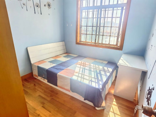 合租·金马镇政府住宅楼 5居室 南卧