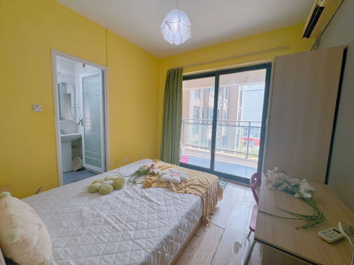 合租·中大君悦金沙九期君雅院 4居室 南卧