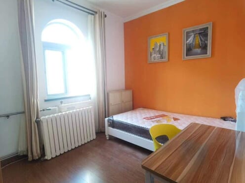 合租·华青花园 5居室 南卧