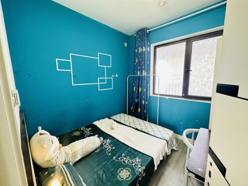 合租·玫瑰兰庭 4居室 南卧