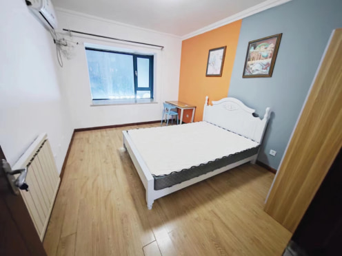 合租·新贵都三期 5居室 南卧