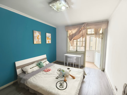 合租·香港中路(市南东区) 4居室 南卧