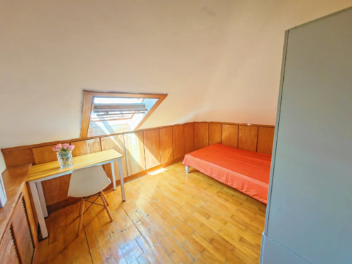 合租·邦达公寓 5居室 南卧