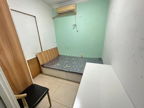 合租·镇江路铁路小区二期 4居室 南卧