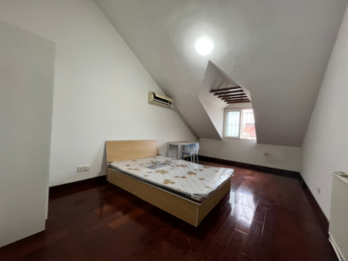 合租·海青花园 5居室 南卧