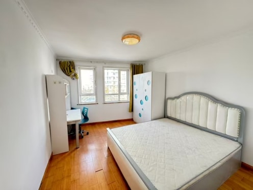 合租·湖光山色 5居室 南卧