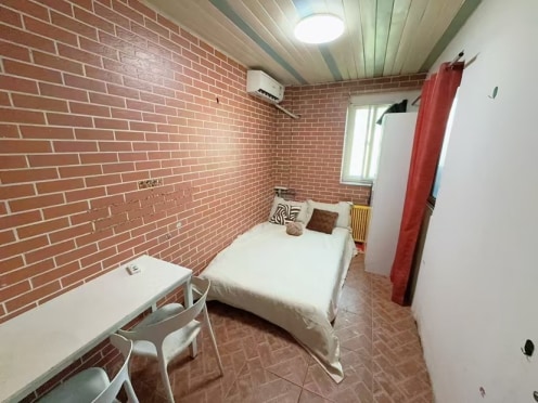 合租·贵合花园一期 5居室 南卧