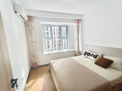 合租·悦河美景 4居室 南卧