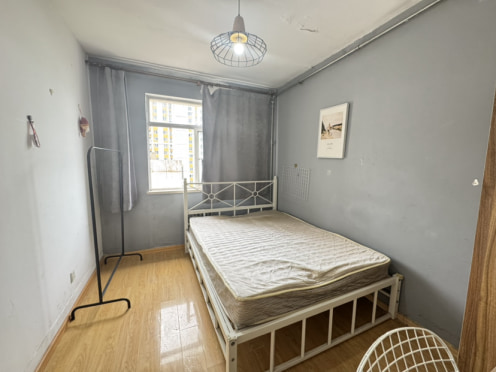 合租·建信花园 4居室 南卧